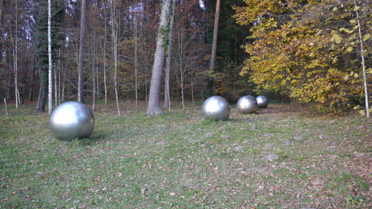 GEEK Martina Blaschka Denkmal Flugzeugabsturz Die zerrissene Perlenkette Zaumseil Ueberlingen Brachenreuthe 2004