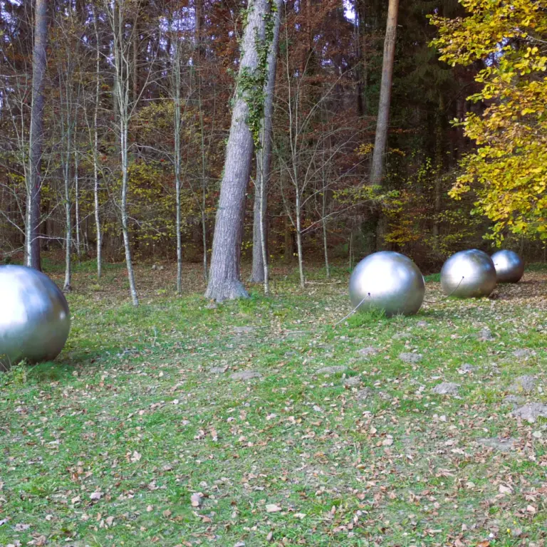 GEEK Martina Blaschka Denkmal Flugzeugabsturz Die zerrissene Perlenkette Zaumseil Ueberlingen Brachenreuthe 2004 q