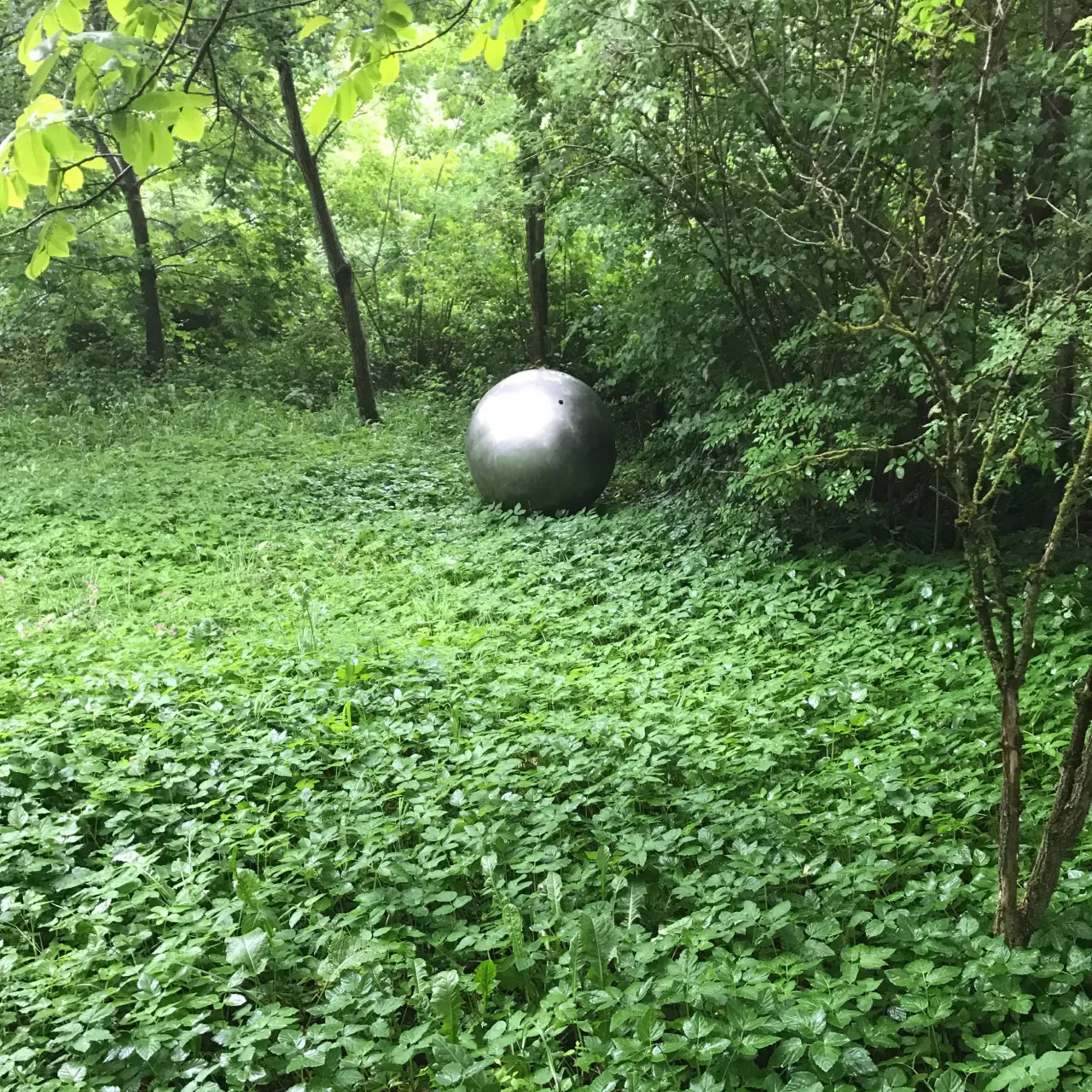 GEEK Martina Blaschka Denkmal Flugzeugabsturz Die zerrissene Perlenkette Zaumseil Ueberlingen Brachenreuthe 2004 q