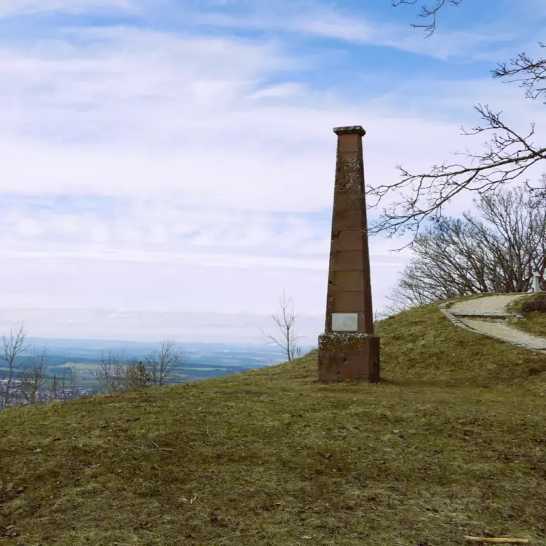 GEEK Martina Blaschka Gradmessungspfeiler Spaichingen Dreifaltigkeitsberg 1875 q