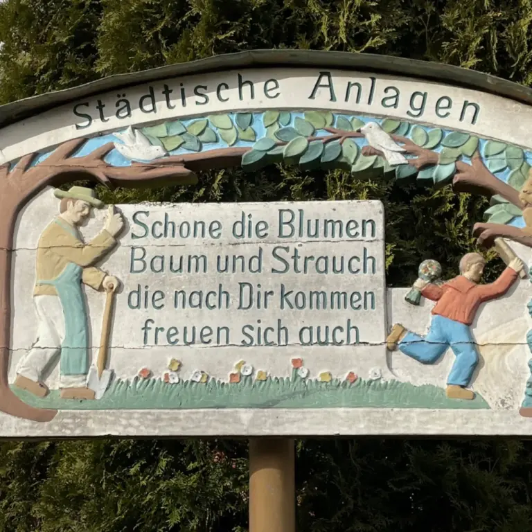 GEEK Martina Blaschka Hinweisschild Tuttlingen Moehringen q