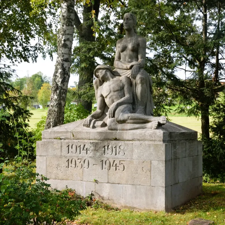 GEEK Philipp Klais Gefallenendenkmal 1. Weltkrieg Freudenstadt q