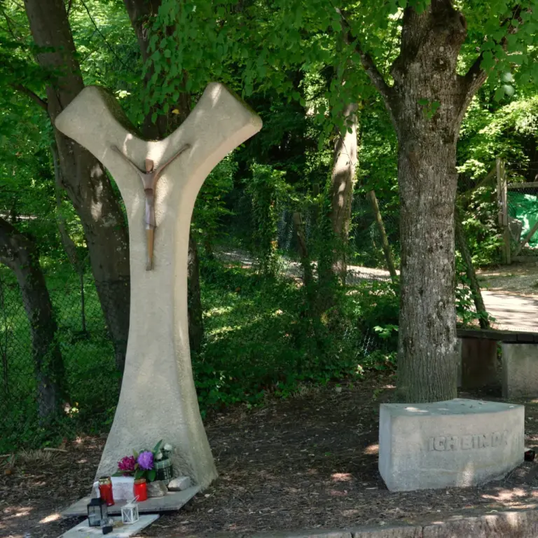 GEEK Philipp Klais Wegkreuz Reutlingen Schoener Weg q